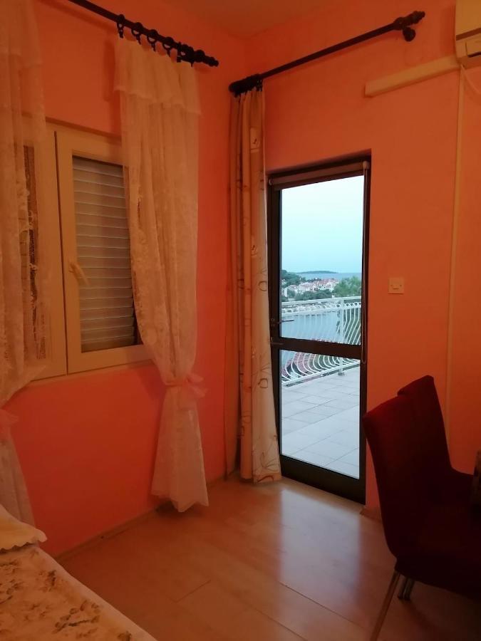 Apartmani Milisa L Primošten Екстериор снимка