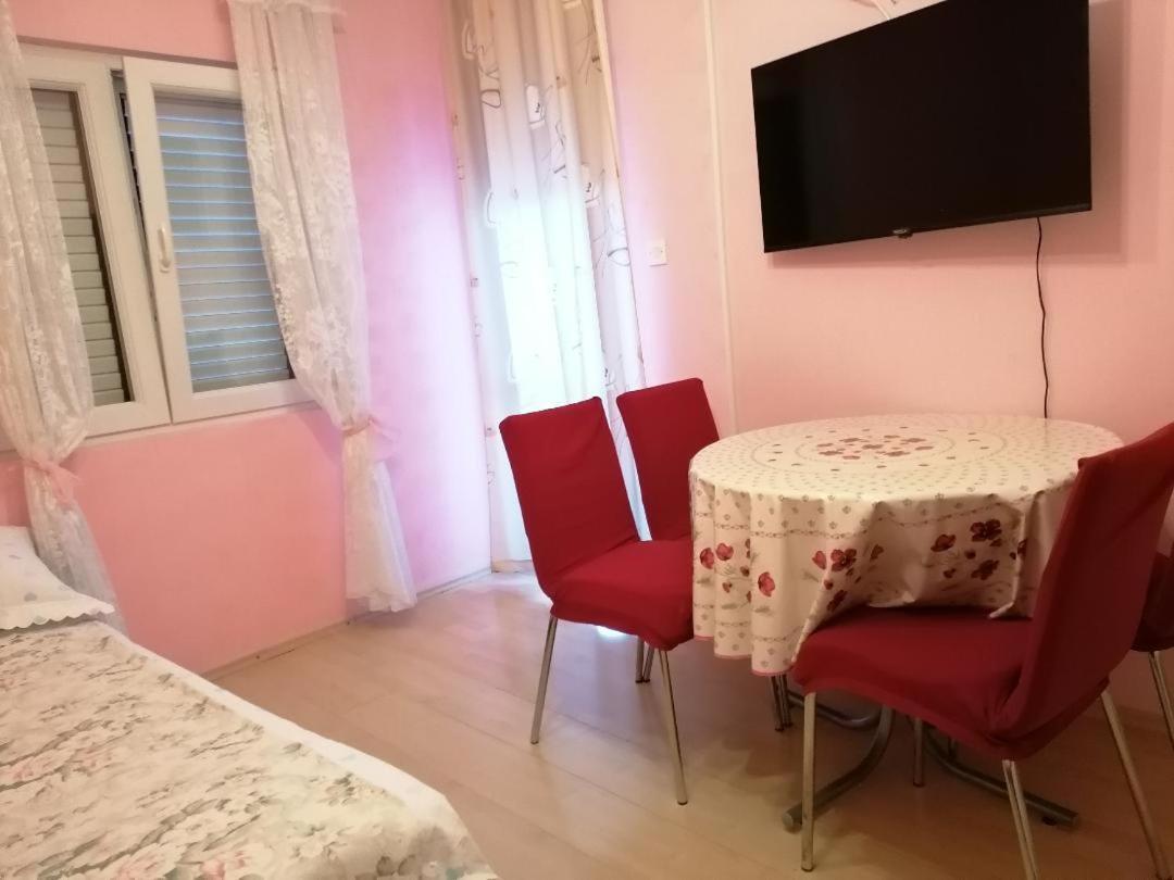 Apartmani Milisa L Primošten Екстериор снимка